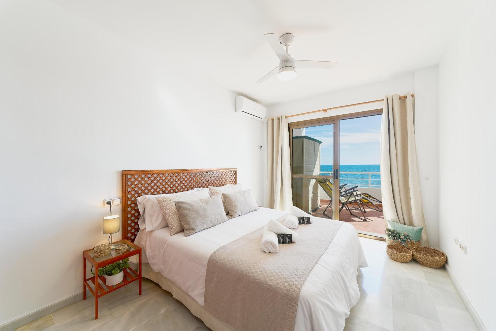 Rose I Vistas And Direct Access To The Sea Mijas Costa Apartment Málaga